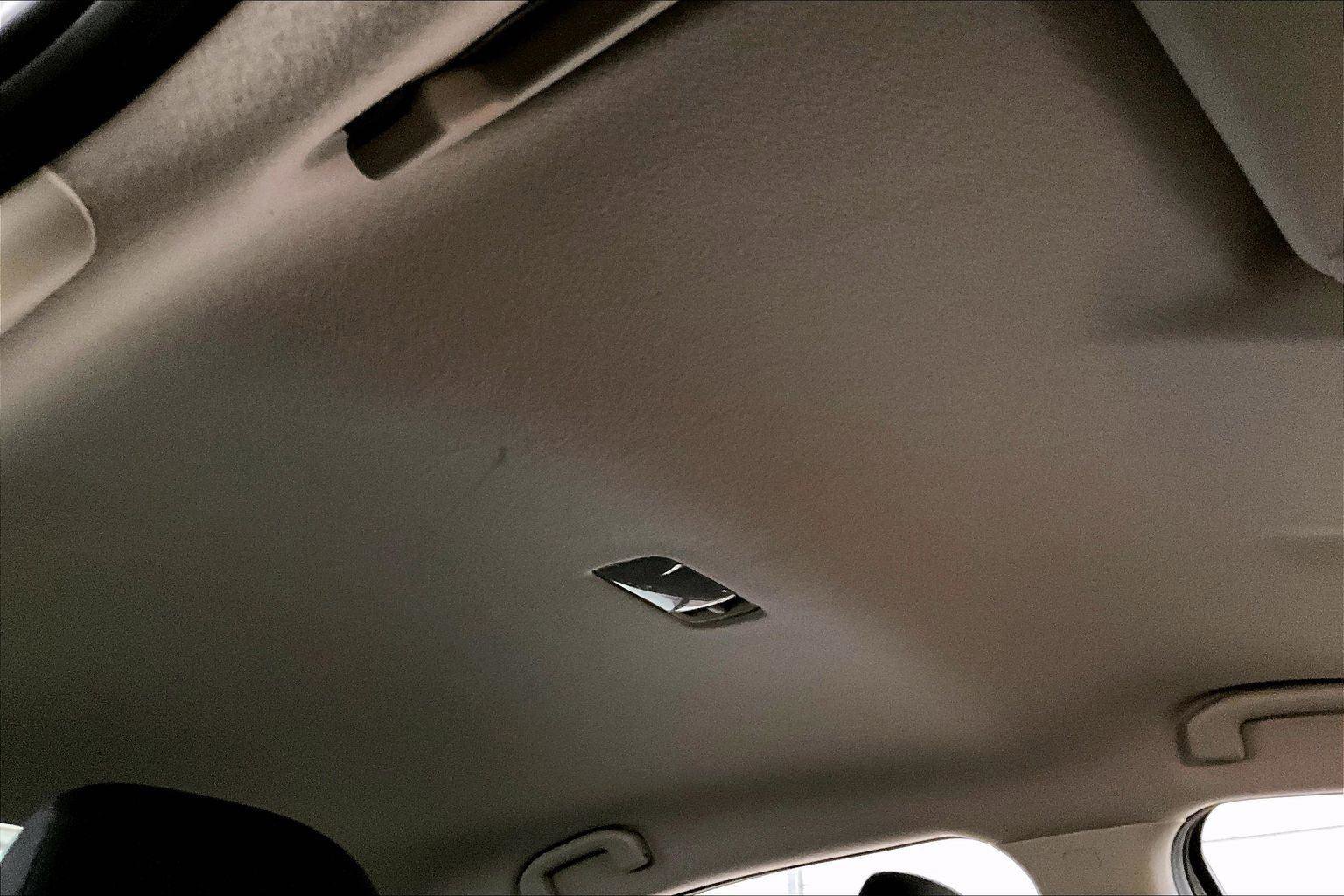 Used 2024 Nissan Versa S w/ Trunk Package image 21