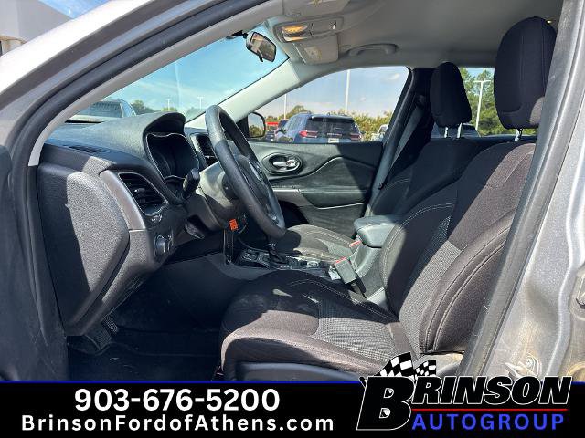 Used 2020 Jeep Cherokee Latitude FWD image 13