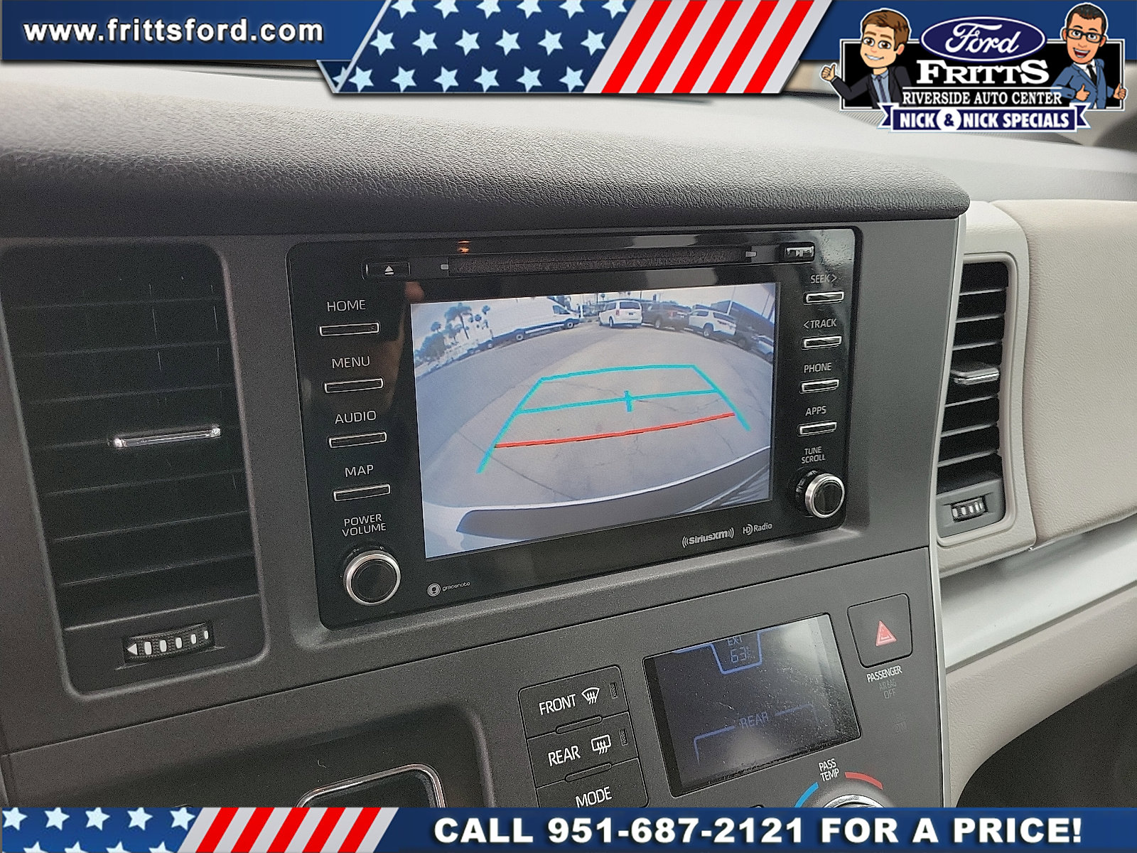 Used 2020 Toyota Sienna LE w/ Carpet Mat Package FWD image 10