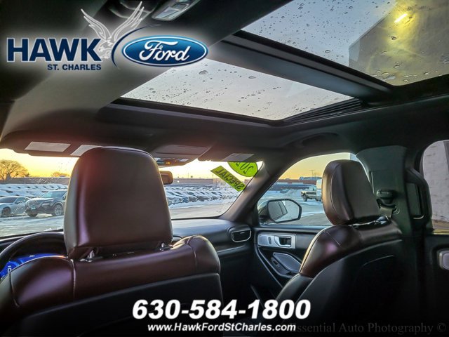 Certified 2020 Ford Explorer Platinum w/ Premium Technology Package image 12