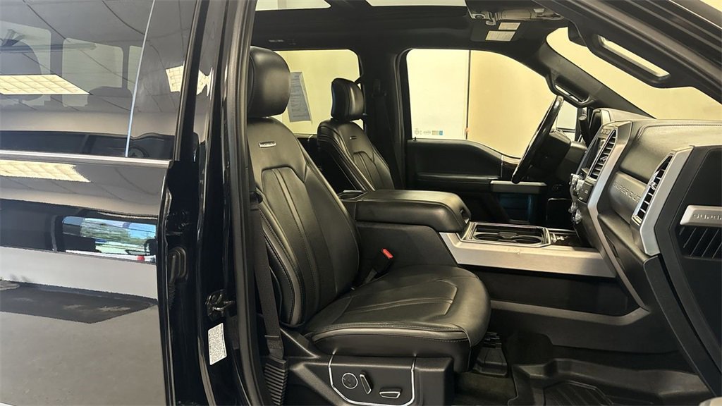 Certified 2017 Ford F350 Platinum w/ Platinum Ultimate Package image 35