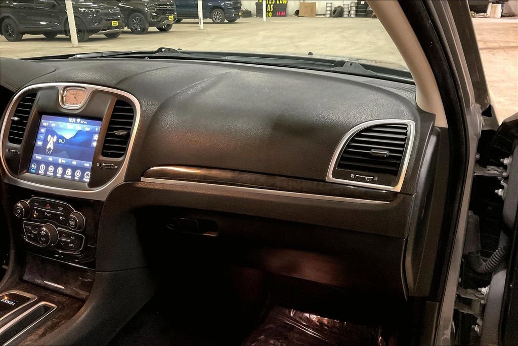 Used 2019 Chrysler 300 Limited w/ Safetytec Plus Group AWD/4WD image 15