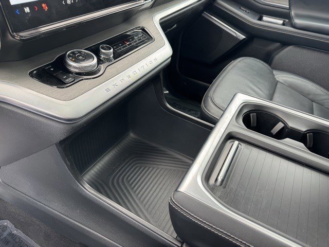 Certified 2025 Ford Expedition Max Platinum image 19
