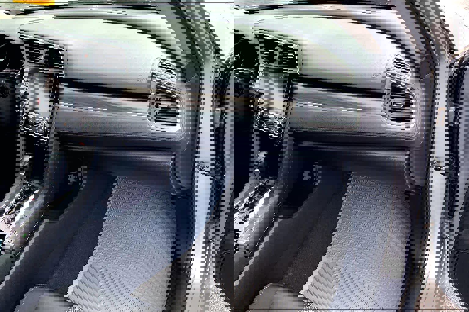 Used 2020 Honda Civic EX image 17