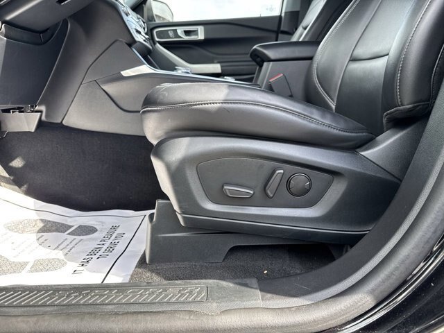Certified 2023 Ford Explorer XLT w/ Equipment Group 202A AWD/4WD image 5