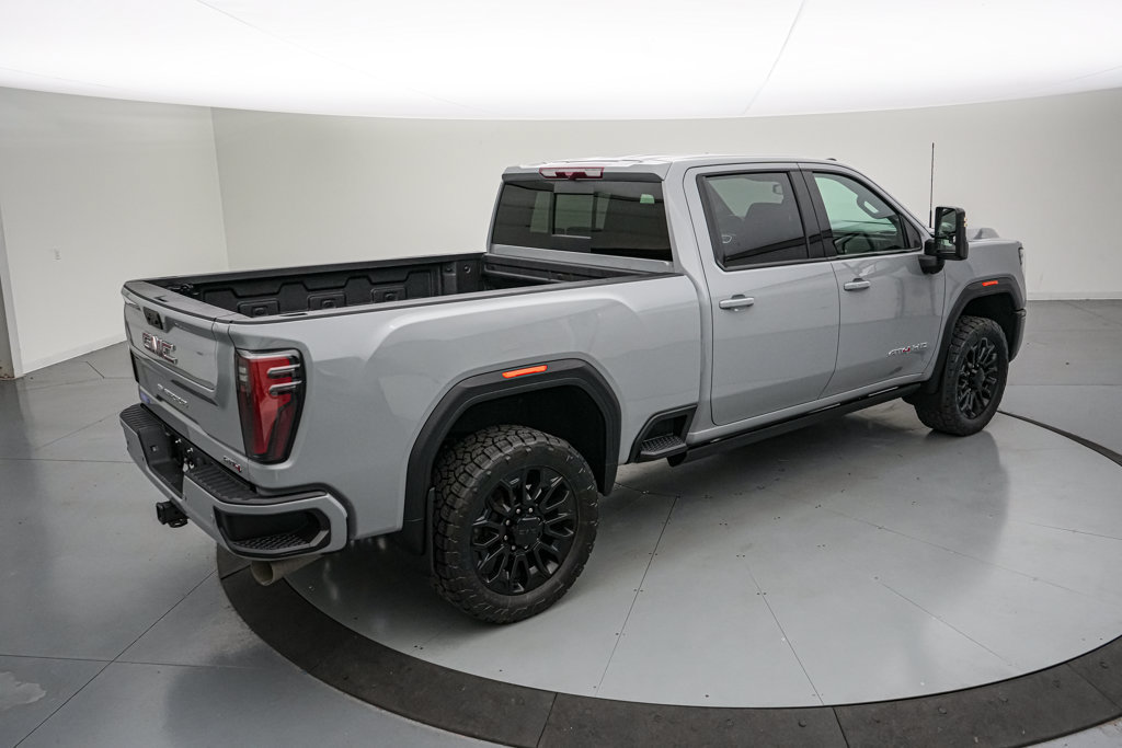 Used 2024 GMC Sierra 2500 AT4 w/ AT4 Preferred Package AWD/4WD image 4