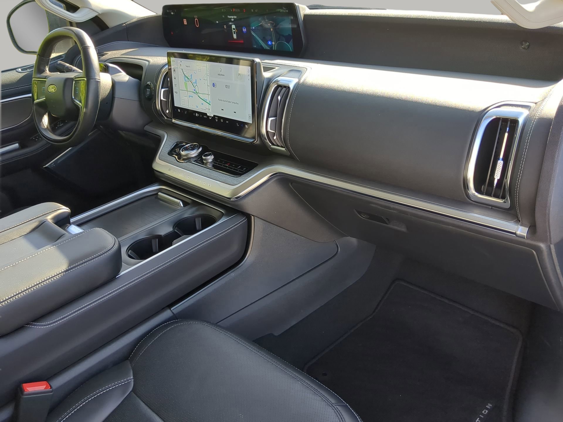 Certified 2025 Ford Expedition Platinum image 41