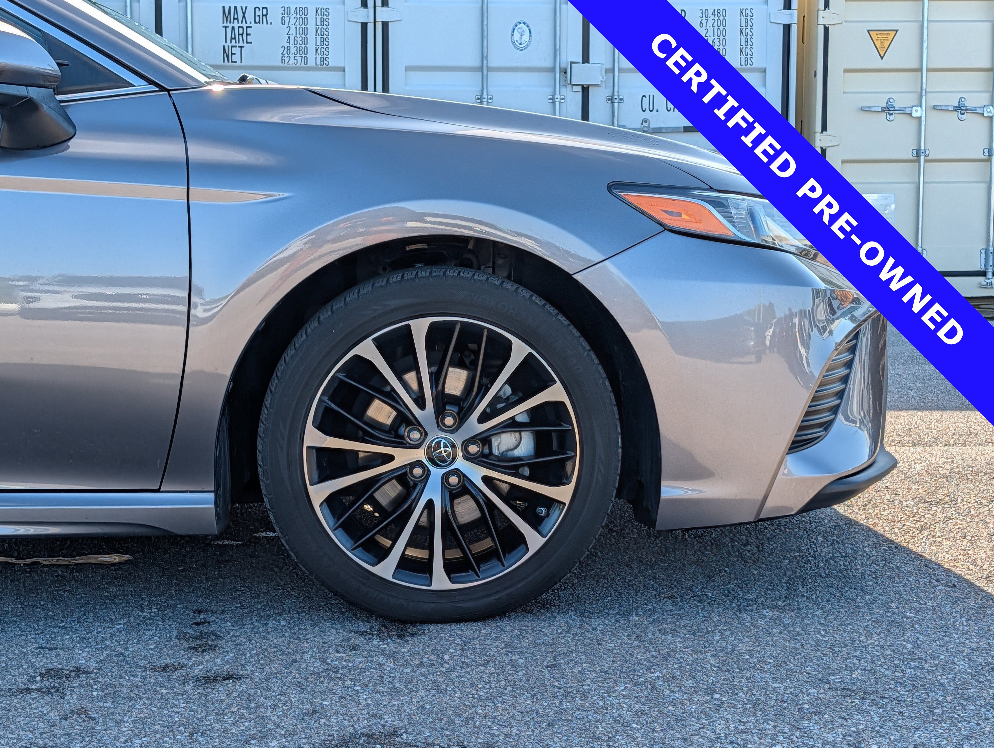 Used 2018 Toyota Camry SE w/ Moonroof Package FWD image 11