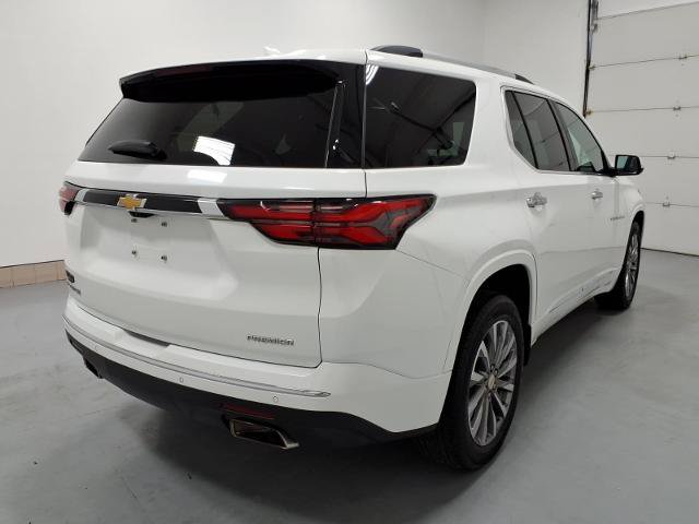 Used 2023 Chevrolet Traverse Premier FWD image 3
