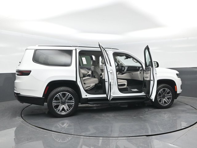 Used 2024 Jeep Wagoneer Series II AWD/4WD image 27
