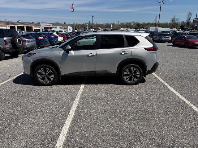 Used 2023 Nissan Rogue SV AWD/4WD image 2