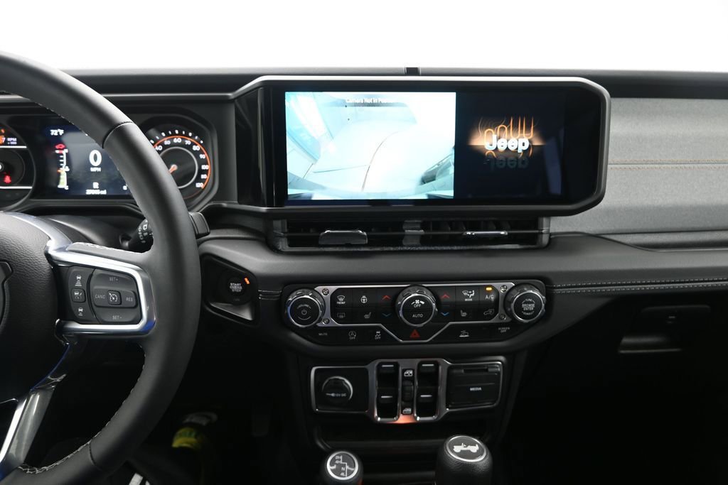 Used 2025 Jeep Wrangler Sahara AWD/4WD image 19