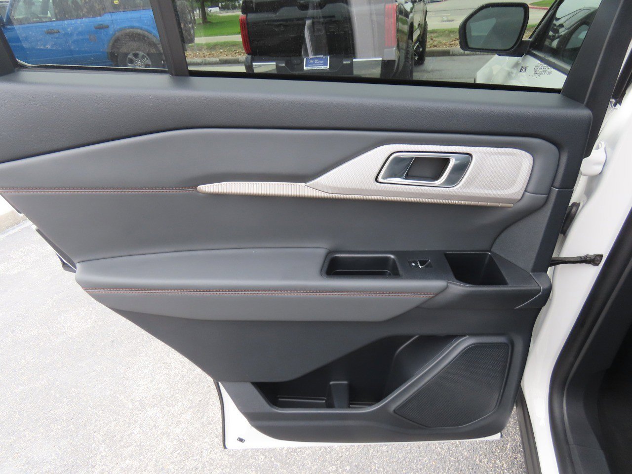 Certified 2025 Ford Explorer Active RWD image 20