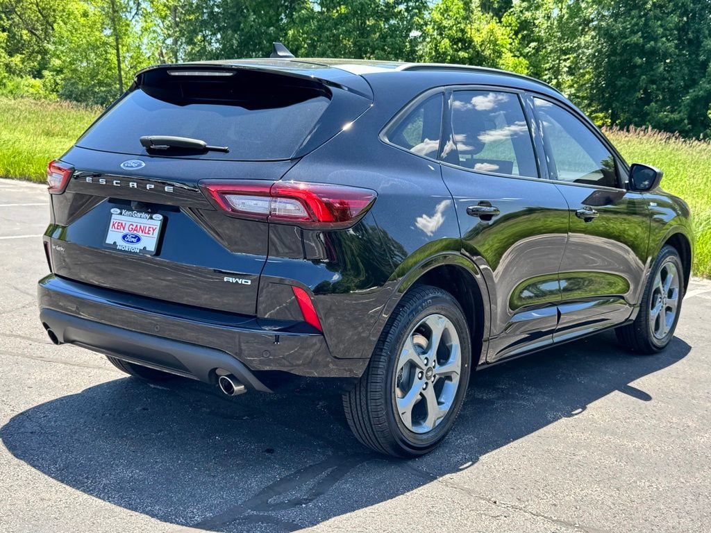 Certified 2023 Ford Escape ST-Line w/ Tech Pack #1 AWD/4WD image 7