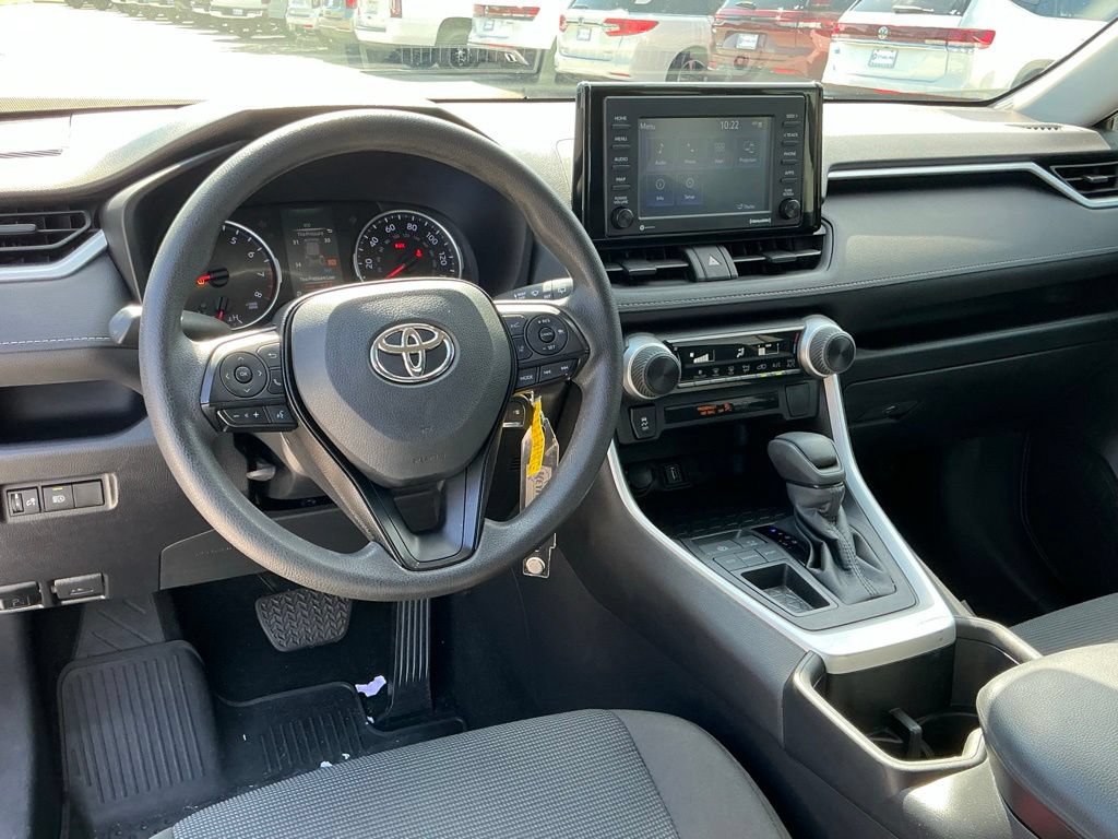 Used 2022 Toyota RAV4 LE FWD image 31