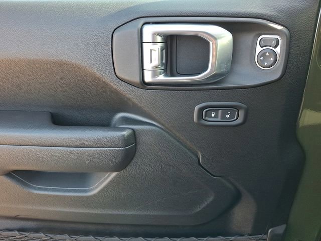 Used 2022 Jeep Wrangler Unlimited Rubicon image 13