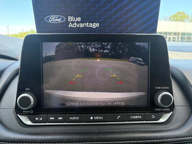 Used 2025 Nissan Rogue SV FWD image 38