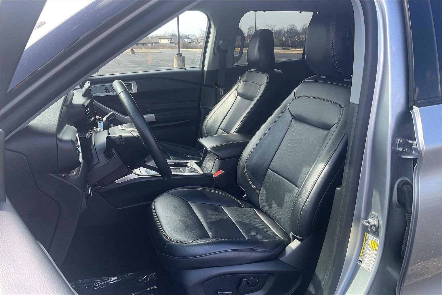 Certified 2023 Ford Explorer Limited image 9