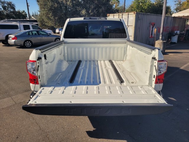 Used 2021 Nissan Titan SV w/ SV Convenience Package AWD/4WD image 11