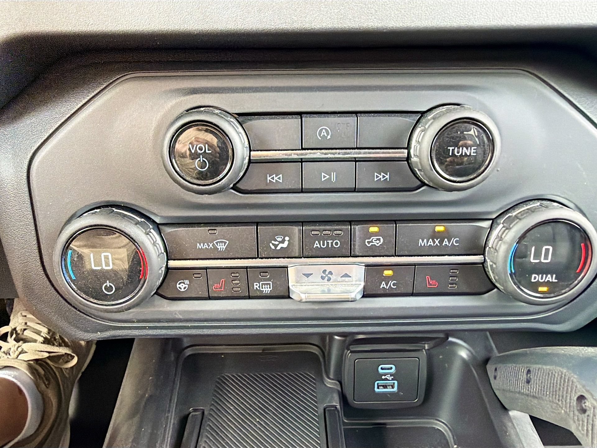 Certified 2025 Ford Bronco Badlands AWD/4WD image 25