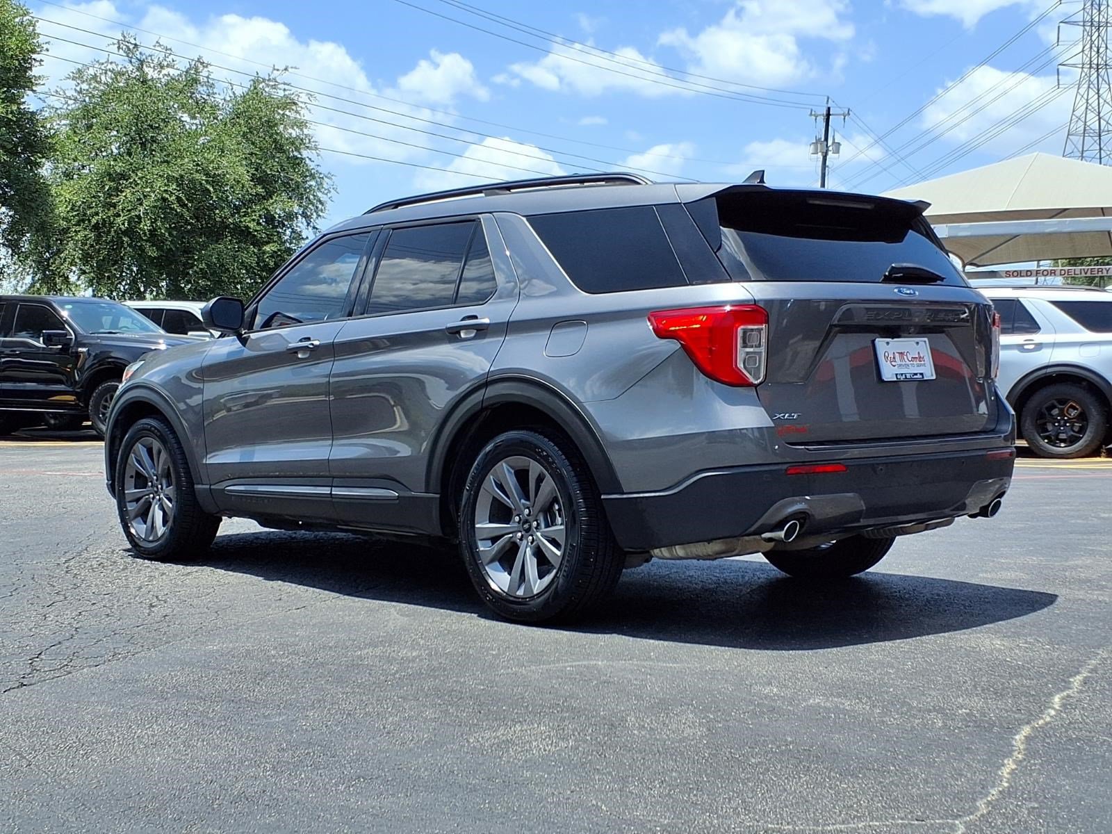 Certified 2021 Ford Explorer XLT w/ Equipment Group 202A RWD image 8