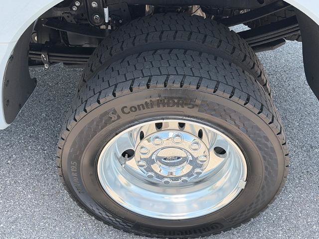 Certified 2025 Ford F450 Platinum w/ FX4 Off-Road Package AWD/4WD image 19