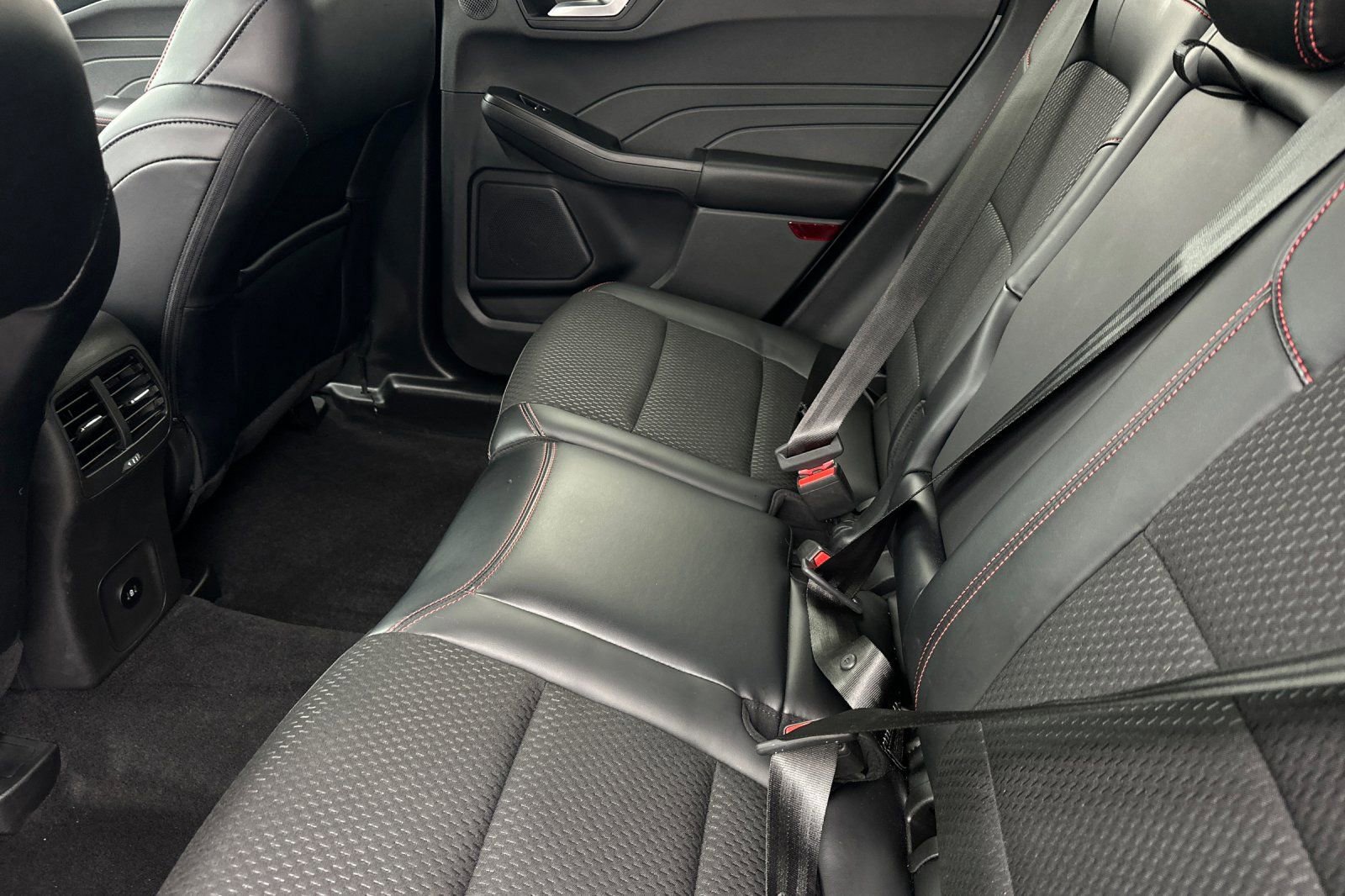 Certified 2025 Ford Escape ST-Line Elite w/ Tech Pack #2 image 12