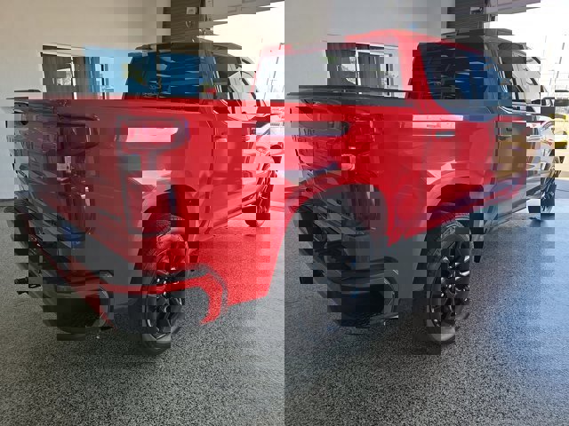 Used 2022 Chevrolet Silverado 1500 Custom w/ Safety Confidence Package image 3