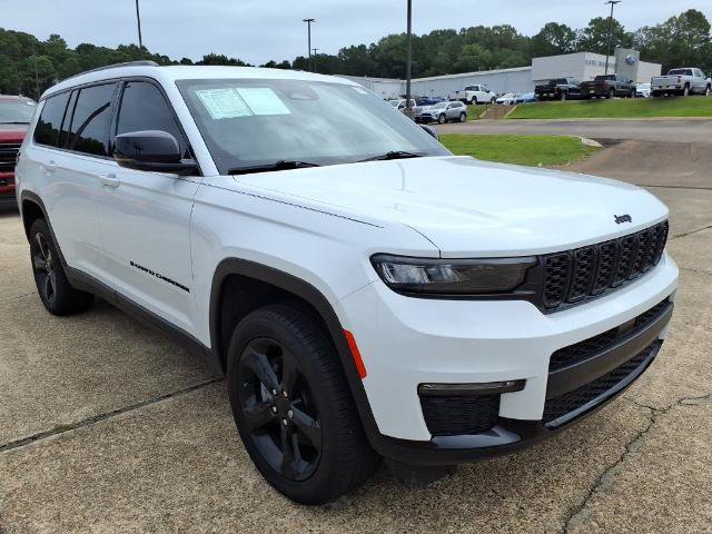 Used 2024 Jeep Grand Cherokee L Limited w/ Black Appearance Package RWD image 9