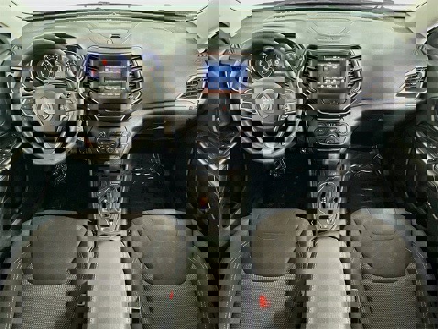 Used 2020 Jeep Cherokee Latitude image 12