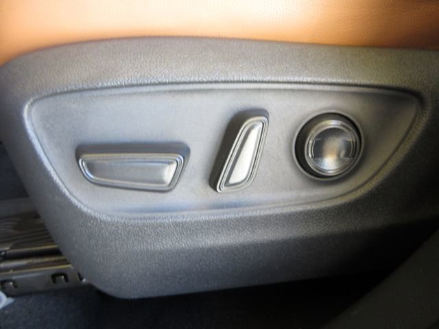 Used 2022 Toyota Highlander Platinum FWD image 12