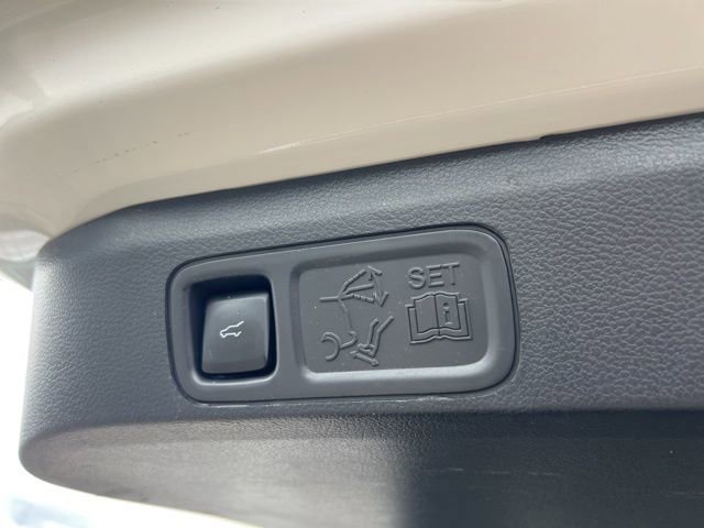 Certified 2022 Ford Expedition Limited image 27