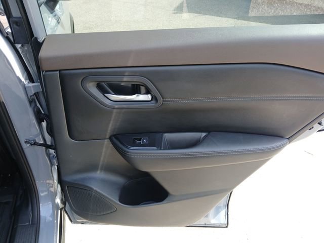 Used 2023 Nissan Rogue SL AWD/4WD image 41
