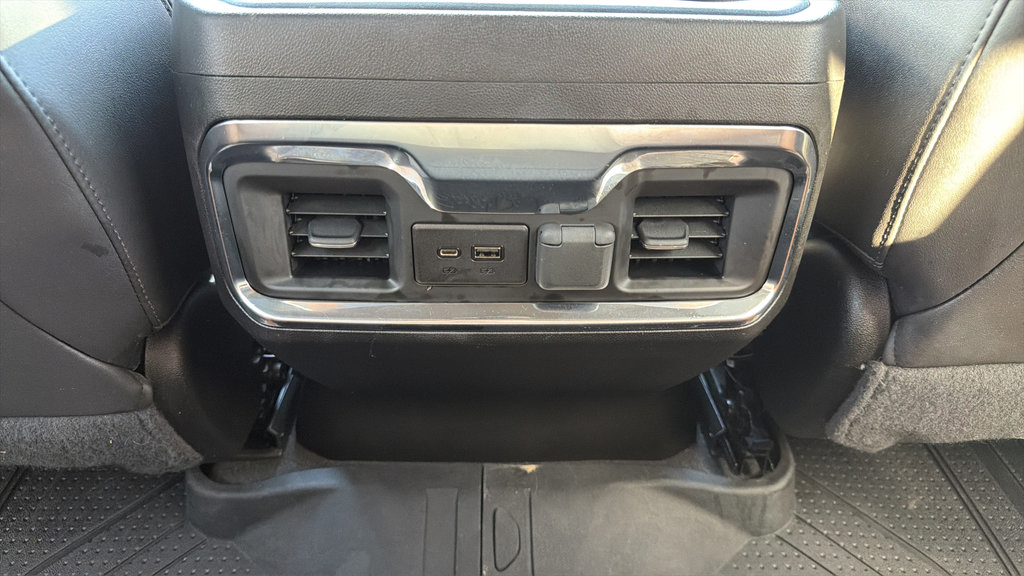 Used 2022 Chevrolet Silverado 1500 High Country w/ Technology Package AWD/4WD image 25