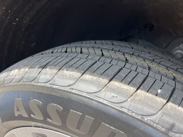 Certified 2021 Ford Explorer XLT w/ Equipment Group 202A image 29