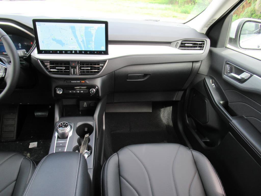 Certified 2025 Ford Escape SE w/ PHEV Premium Package image 15