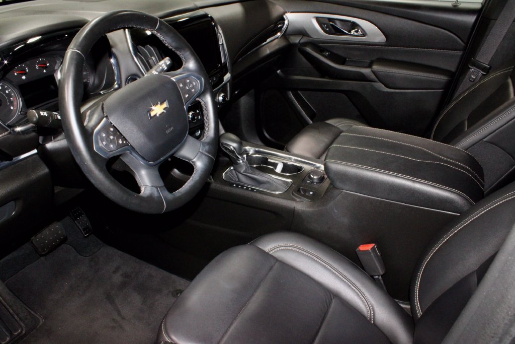 Used 2023 Chevrolet Traverse LT FWD image 24