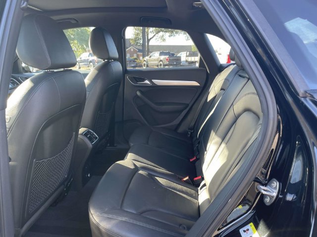 Used 2018 Audi Q3 2.0T Premium w/ Convenience Package AWD/4WD image 11