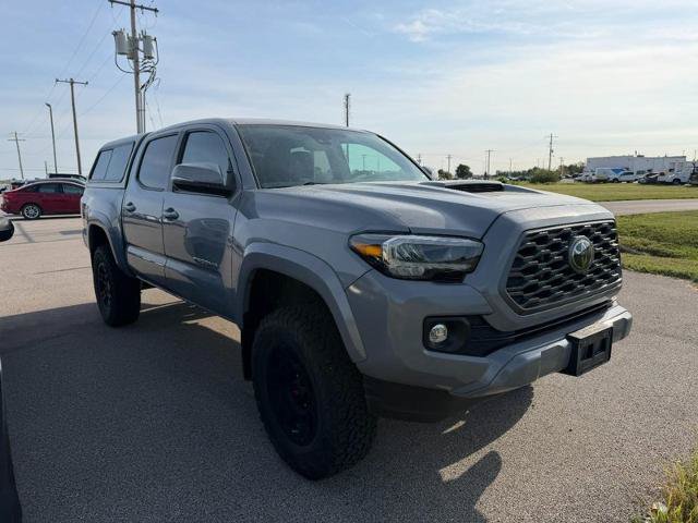 Used 2021 Toyota Tacoma TRD Sport w/ TRD Premium Sport Package AWD/4WD image 4