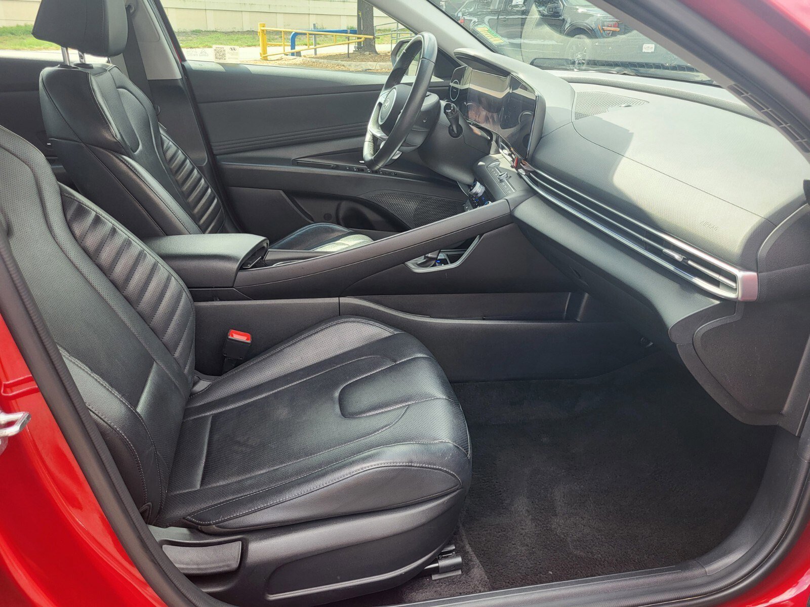 Used 2024 Hyundai Elantra Limited image 12