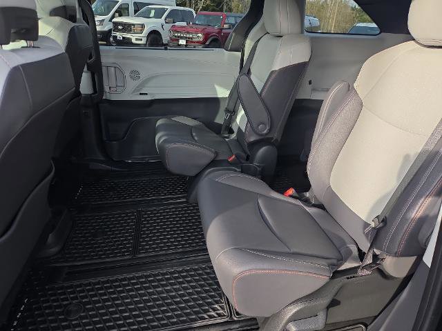 Used 2024 Toyota Sienna XSE AWD/4WD image 16