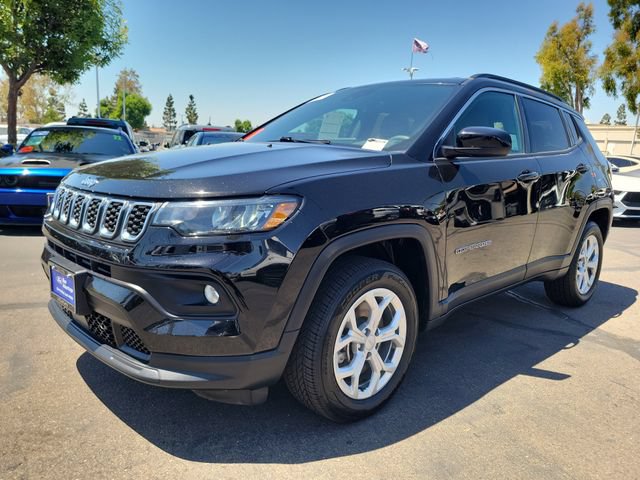 Used 2024 Jeep Compass Latitude AWD/4WD image 27