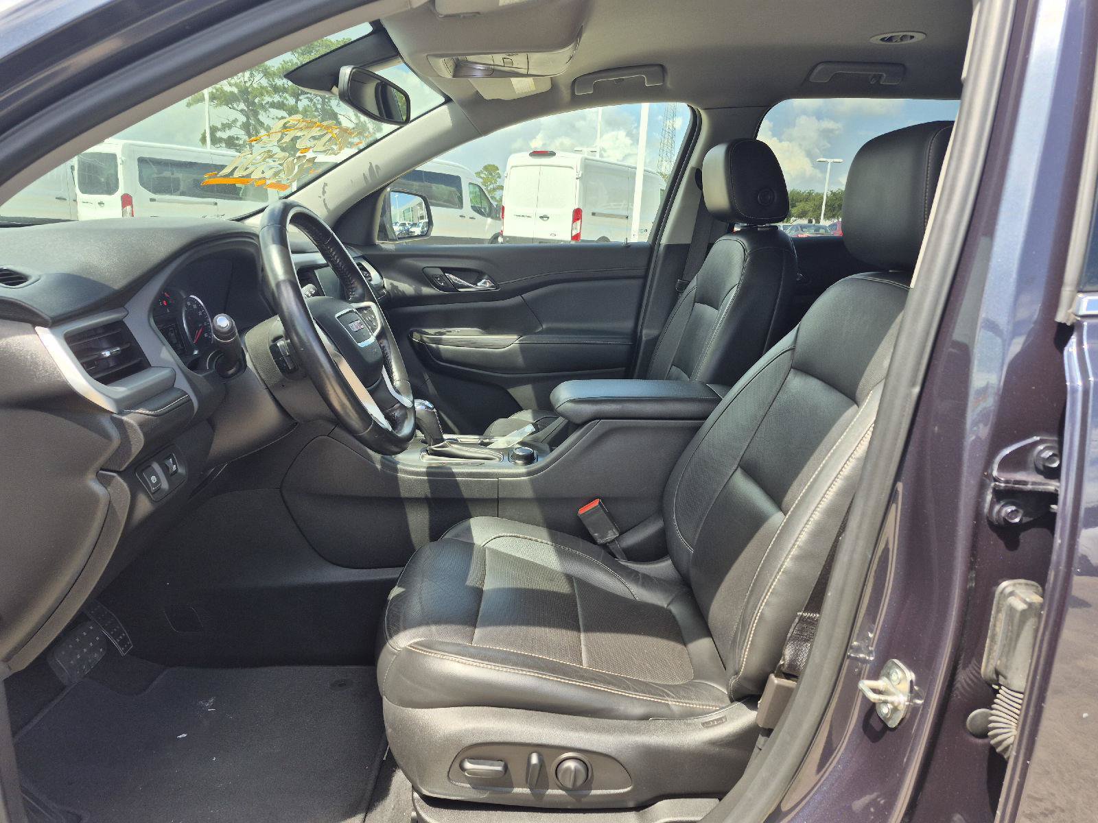 Used 2019 GMC Acadia SLT FWD image 2