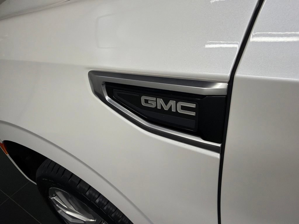 Used 2021 GMC Yukon Denali w/ Denali Premium Package AWD/4WD image 42