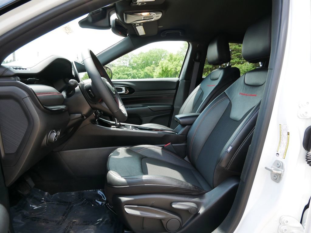Used 2024 Jeep Compass Trailhawk AWD/4WD image 14
