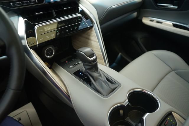 Used 2023 Toyota Venza Limited AWD/4WD image 28