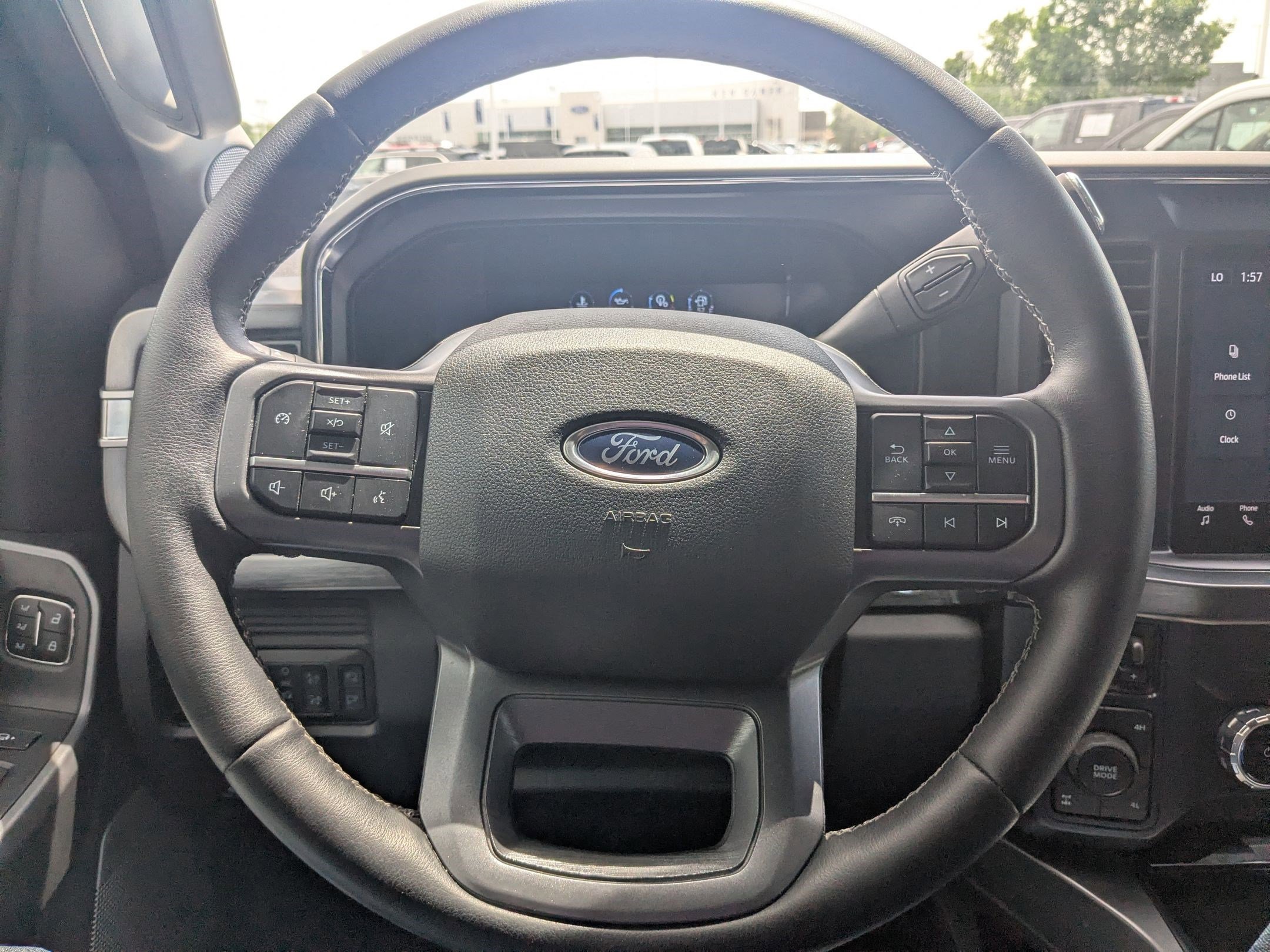 Certified 2025 Ford F350 Lariat w/ Black Appearance Package AWD/4WD image 21