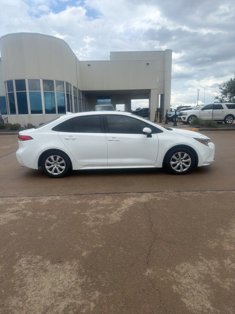 Used 2025 Toyota Corolla LE FWD video 1