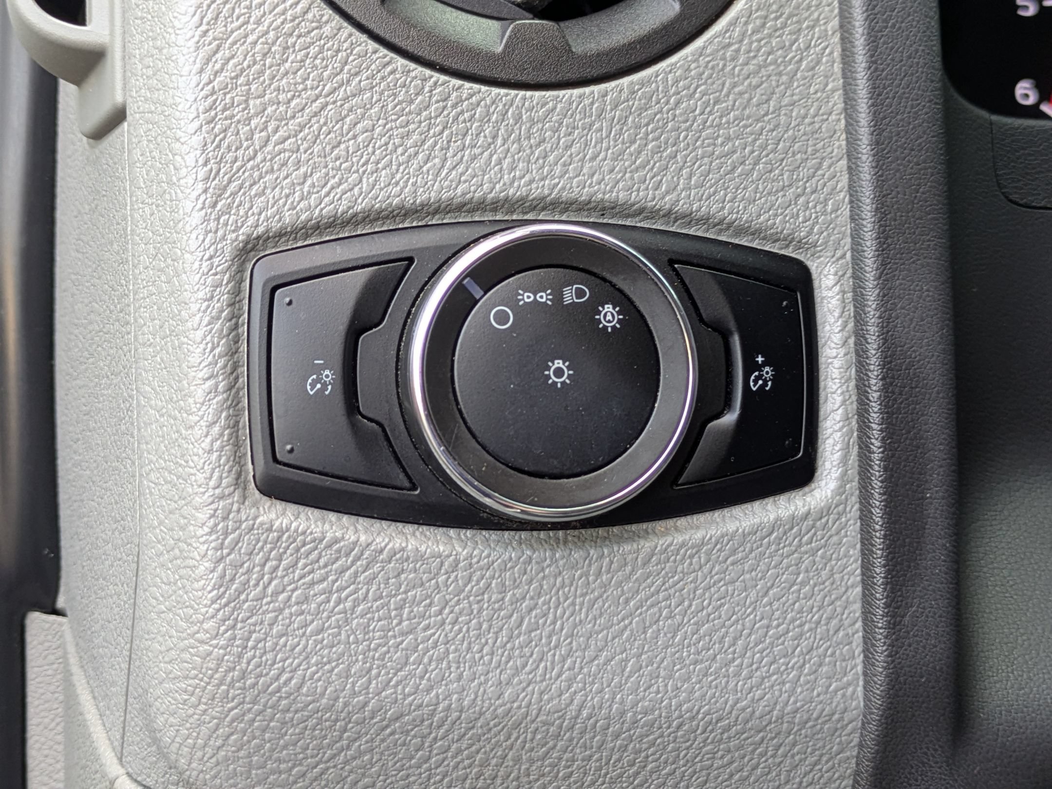 Certified 2024 Ford E-450 and Econoline 450 Super Duty w/ Power Windows & Locks Group RWD image 14