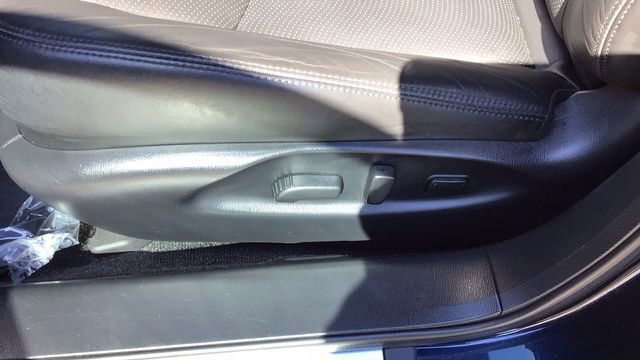 Used 2019 INFINITI Q70 Luxe image 17